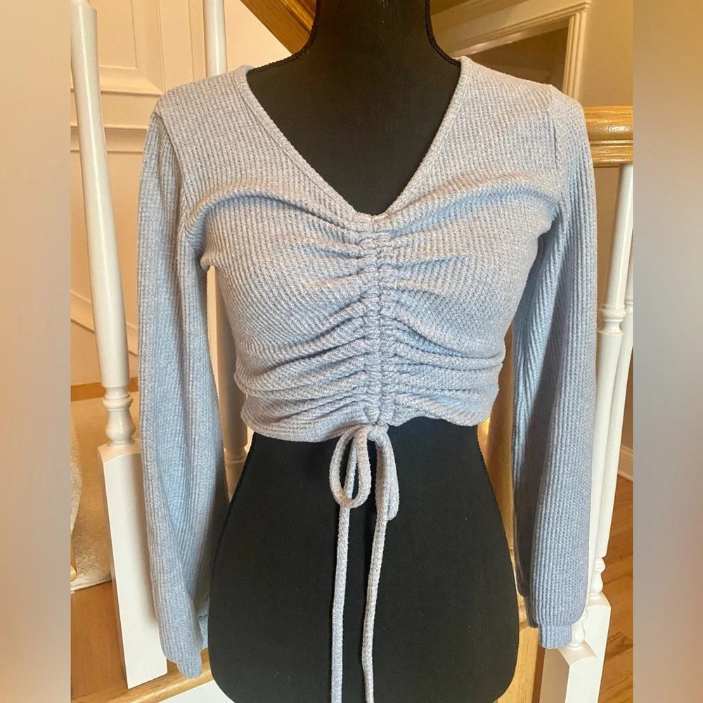 Kittenish cropped‎ thermal tie front long sleeve top size XS baby blue